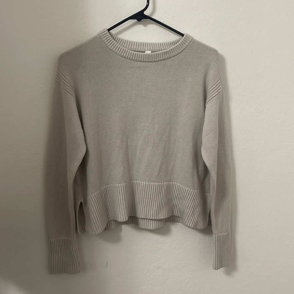 Excellent Condition Lululemon Grey Cropped Cashmere Blend Sweater Size XS/S